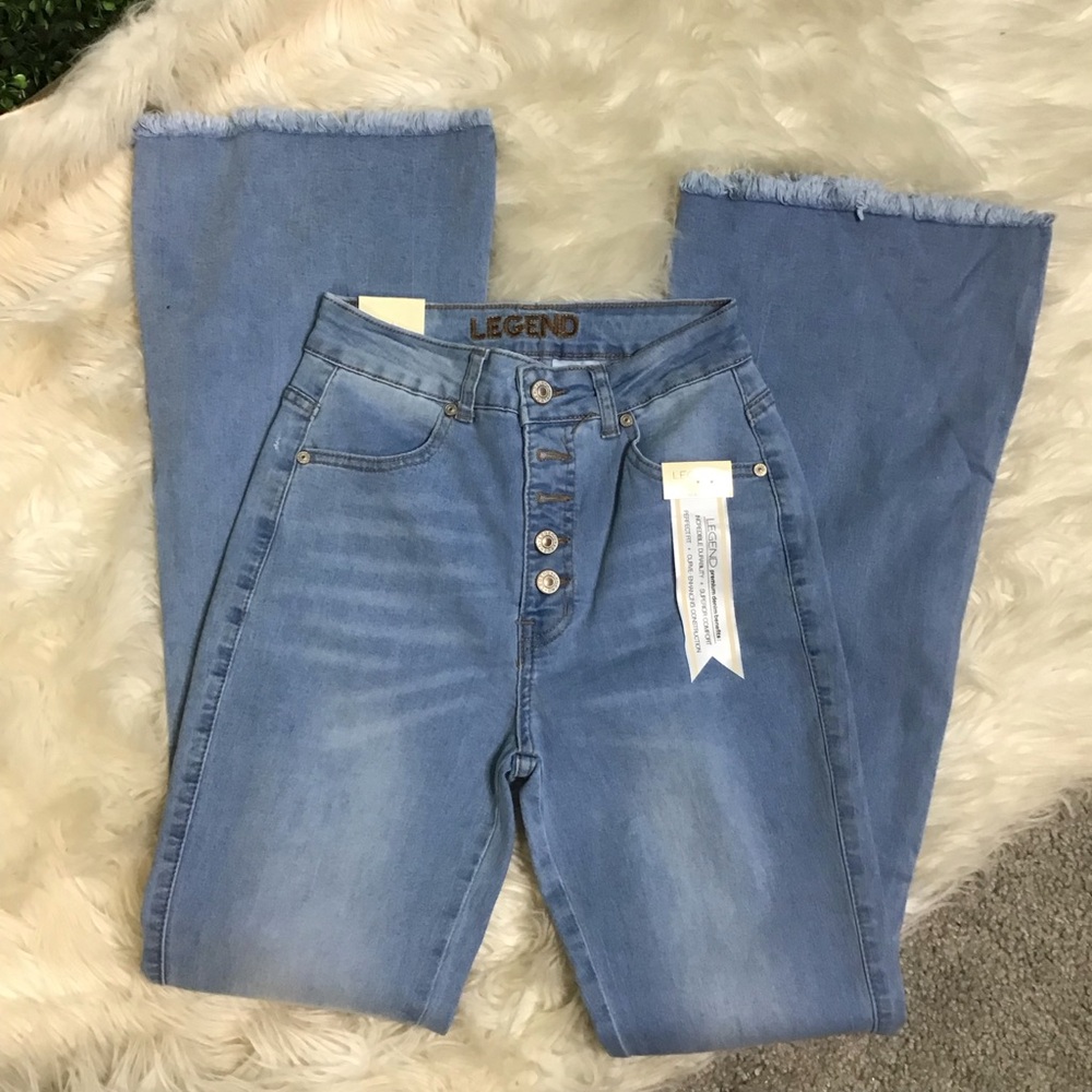 NWT lightwash raw hem Women's Blue Jeans flare‎
